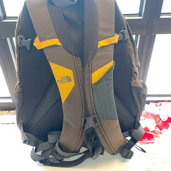 Used backpack in good condition - Picture 2 of 16
